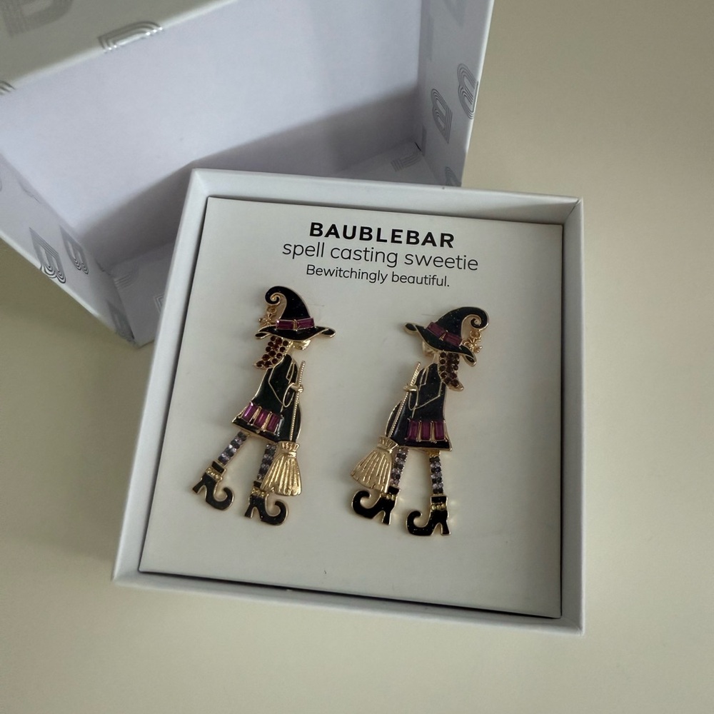 BaubleBar Halloween Enchanting Witch Earrings Black Gold - Spell casting sweetie